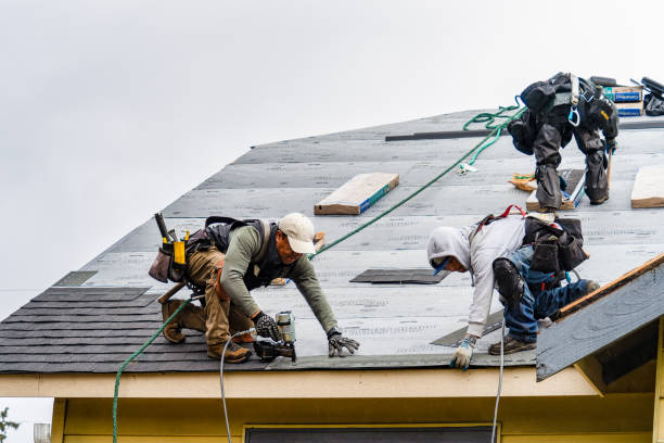 Professional Gutter Installation technician working in Beavercreek, OR